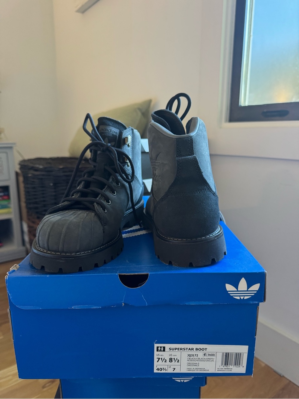 ADIDAS superstar boot unisex - men’s 7.5 // women’s 8.5